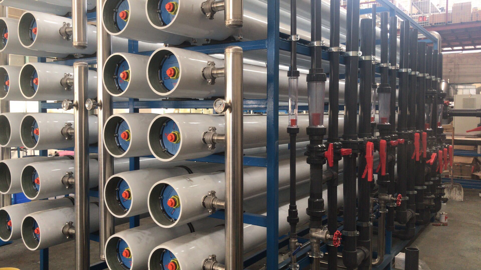 如何清洗反渗透设备里面的污染物？